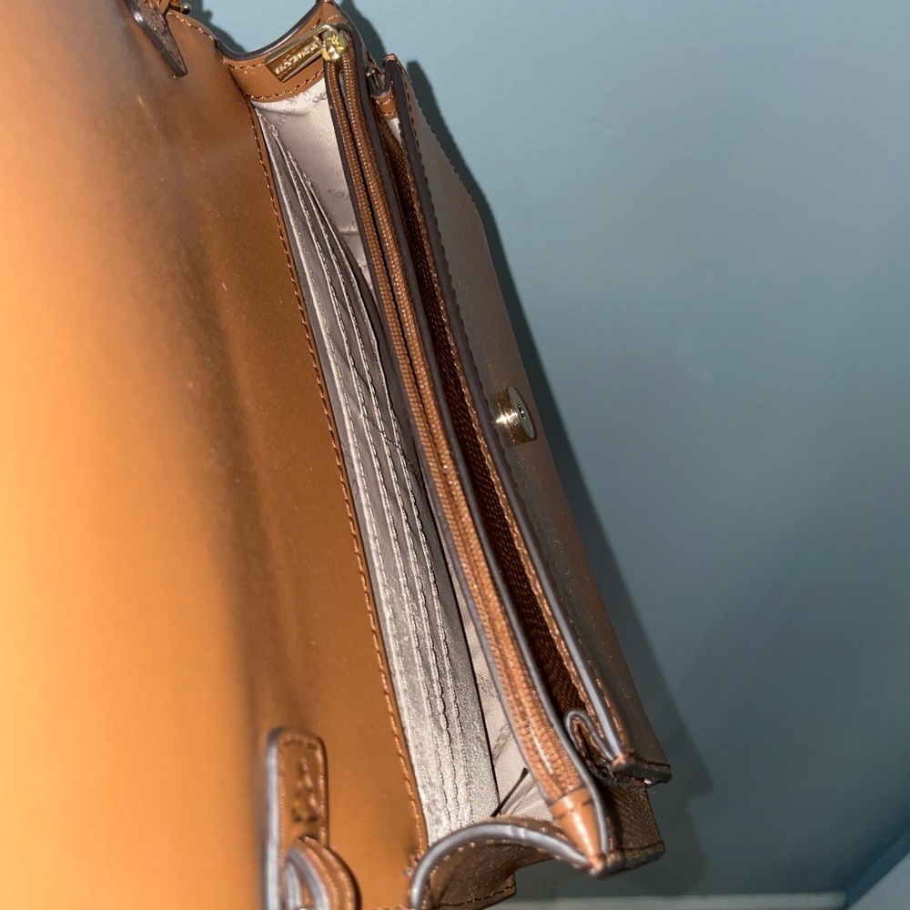 MICHAEL KORS PURSE - Picture 3 of 4